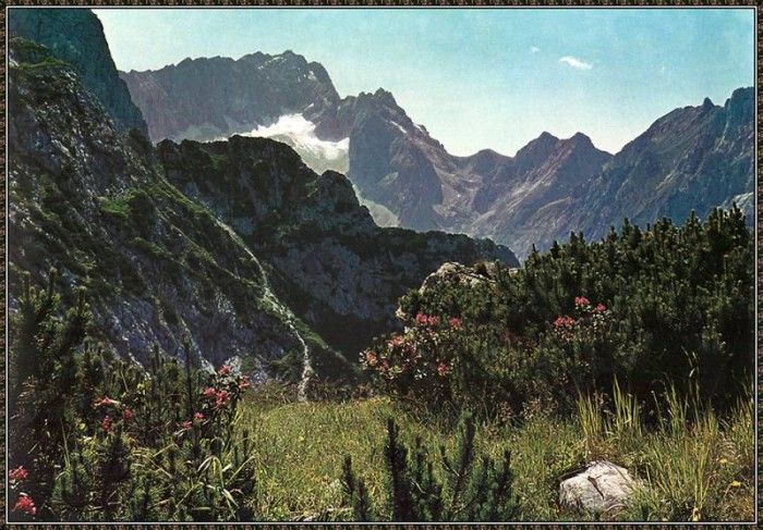 cr GerhardKlammet-Alps02-KruezeckNearGarmischViewTowardZugsp. Klammet, 