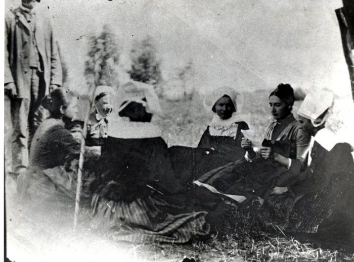 Posing in Ormoy. Dagnan-Bouveret, --