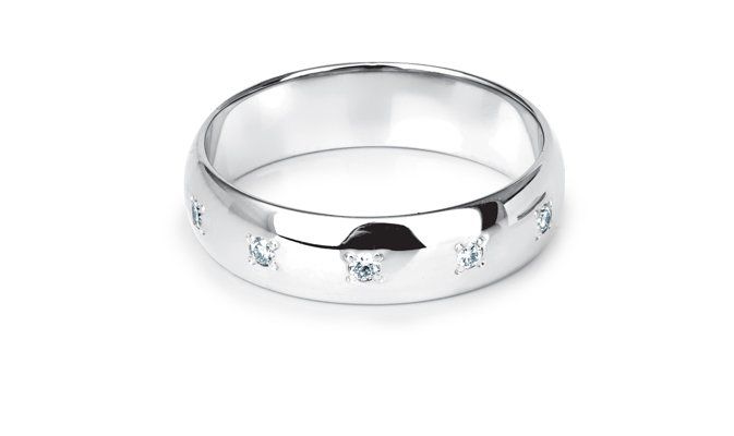 Обручальные кольца из платины — символ бесконечной любви и уважения