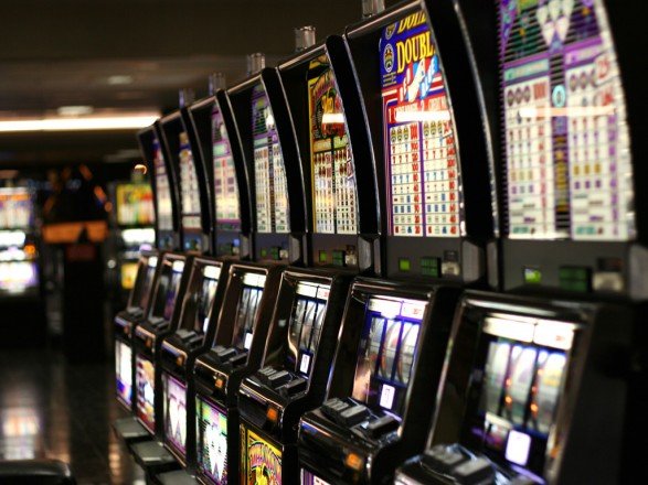 Захватывающие игровые слот машины в казино slotclub-online.com